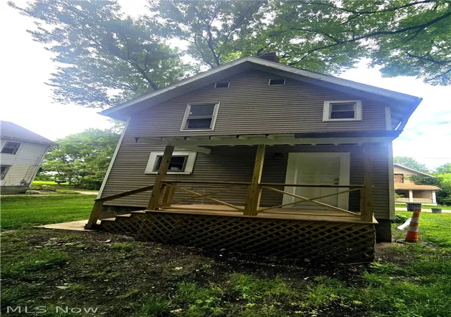 Photo 3 of Single family home for sale at 975 Owen Ave, Akron, OH 44311 | MLS# 5211739 | Listing updated on 2026-09-04