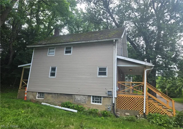 Photo 3 of Single family home for sale at 975 Owen Ave, Akron, OH 44311 | MLS# 5211739 | Listing updated on 2026-09-04