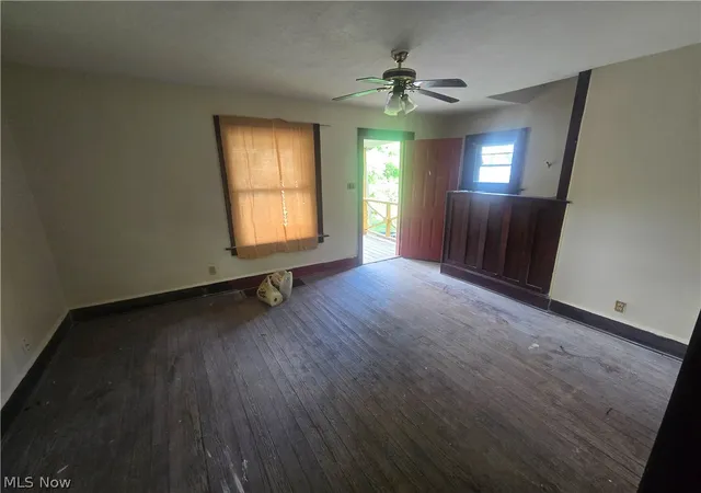 Photo 4 of Single family home for sale at 975 Owen Ave, Akron, OH 44311 | MLS# 5211739 | Listing updated on 2026-09-04