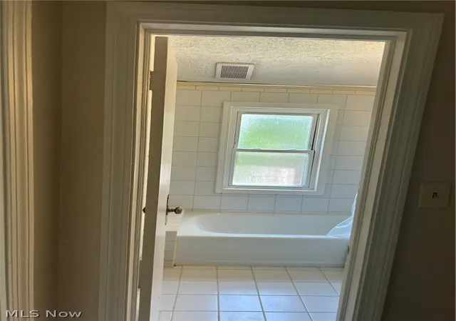 Listing Photo 2 - Condo for sale in building located at 3381 Sutton Rd, Cleveland, OH 44120