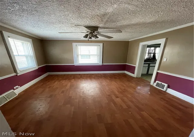 Photo 3 of Sale Pending at 3140 Belmont Pl Sw, Canton, OH 44710 | MLS# 5225518 | Listing updated on 2026-09-06