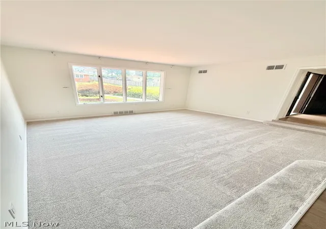 Photo 4 of Single family home for sale at 2536 Chestnut St, Steubenville, OH 43952 | MLS# 5225625 | Listing updated on 2026-09-04
