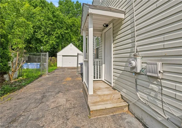 Photo 4 of Single family home for sale at 1146 Packard Dr, Akron, OH 44320 | MLS# 5199893 | Listing updated on 2026-09-12