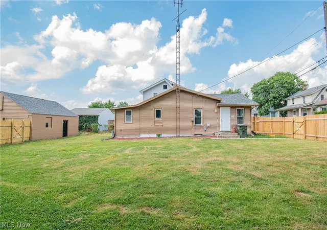 Photo 2 of Single family home for sale at 817 Halter Ct Nw, Canton, OH 44708 | MLS# 5225009 | Listing updated on 2026-09-22