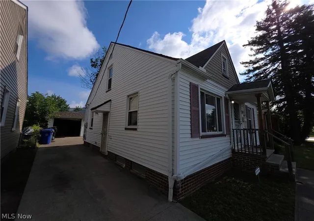 Photo 3 of Sale Pending at 15205 Harvard Ave, Cleveland, OH 44128 | MLS# 5225973 | Listing updated on 2026-09-30