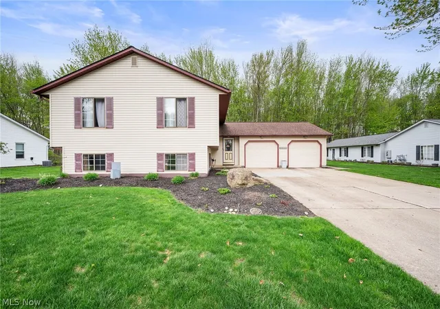 Photo 1 of Sale Pending at 8330 Quail Point Ln, Mentor, OH 44060 | MLS# 5225548 | Listing updated on 2026-09-10