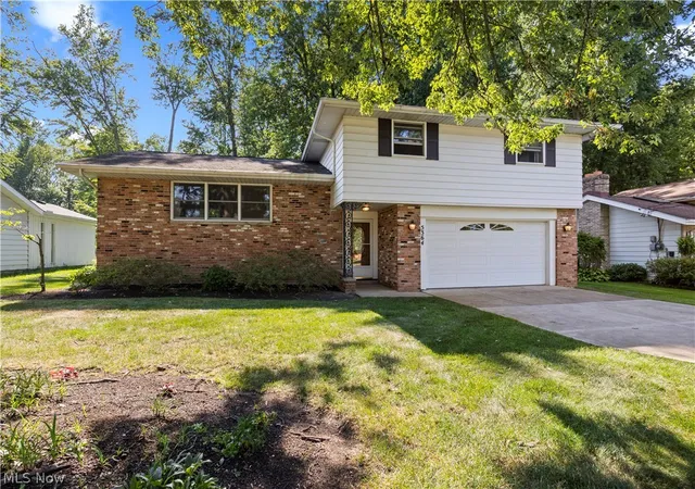 Photo 1 of Single family home for sale at 5364 Hampton Dr, North Olmsted, OH 44070 | MLS# 5225760 | Listing updated on 2026-09-13
