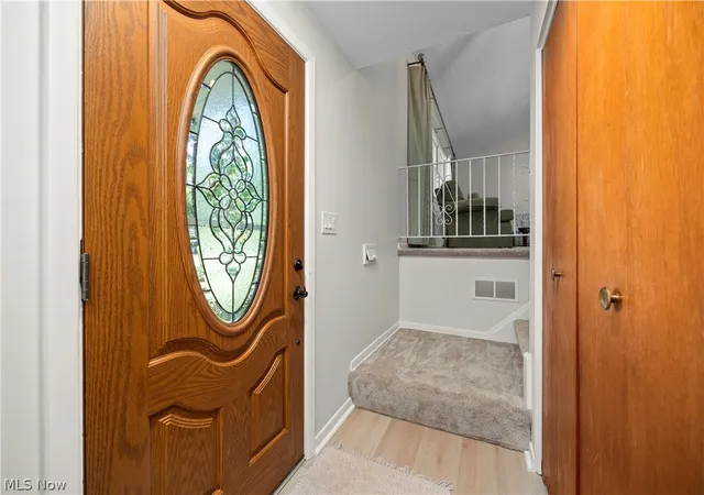 Photo 3 of Single family home for sale at 5364 Hampton Dr, North Olmsted, OH 44070 | MLS# 5225760 | Listing updated on 2026-09-13