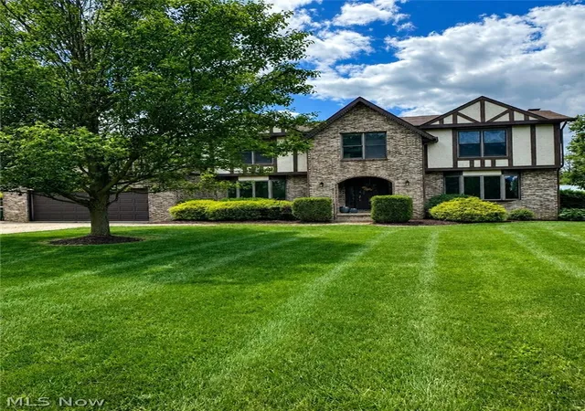 Photo 1 of Single family home for sale at 3874 April Dr, Green, OH 44685 | MLS# 5226287 | Listing updated on 2026-09-04