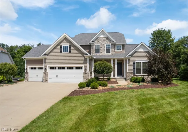 Photo 2 of Single family home for sale at 3901 Creekside Dr, Green, OH 44685 | MLS# 5225870 | Listing updated on 2026-09-12