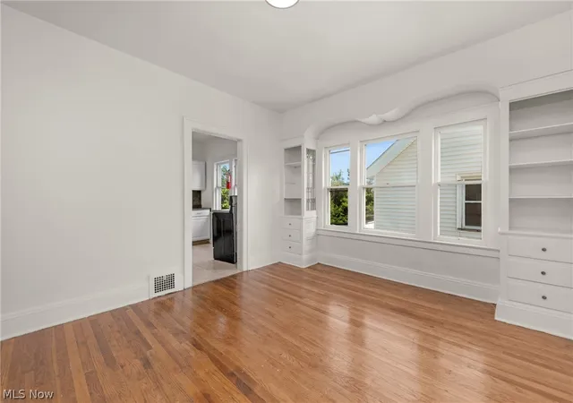 Listing Photo 3 - Condo for sale in building located at 2202 Wyandotte Ave, Lakewood, OH 44107 - Unit #2202