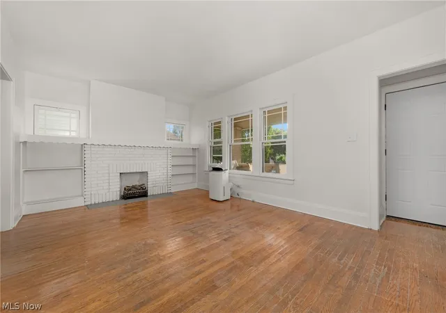 Listing Photo 4 - Condo for sale in building located at 2202 Wyandotte Ave, Lakewood, OH 44107 - Unit #2202