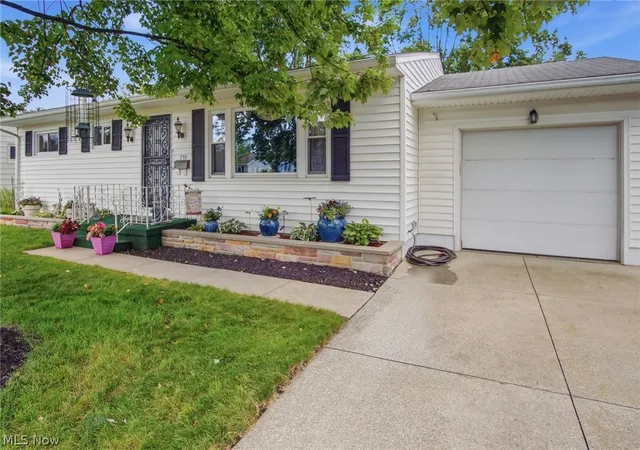 Photo 2 of Single family home for sale at 759 Orrville Ave, Cuyahoga Falls, OH 44221 | MLS# 5224668 | Listing updated on 2026-09-03