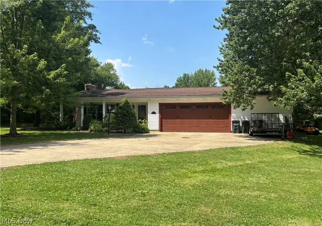 Photo 3 of Single family home for sale at 385 Cochran Rd, Aurora, OH 44202 | MLS# 5226598 | Listing updated on 2026-09-21