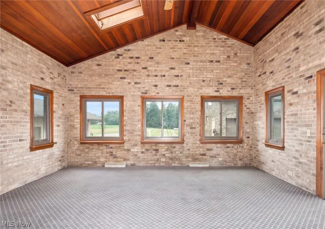 Photo 3 of Sale Pending at 2685 Kenyon Ave Nw, Massillon, OH 44647 | MLS# 5226764 | Listing updated on 2026-10-06