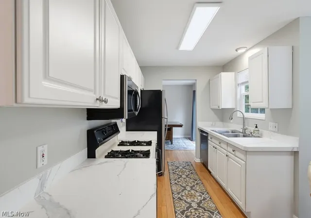 Photo 4 of Sale Pending at 7555 Chandler Ct, Northfield, OH 44067 | MLS# 5226774 | Listing updated on 2026-09-30
