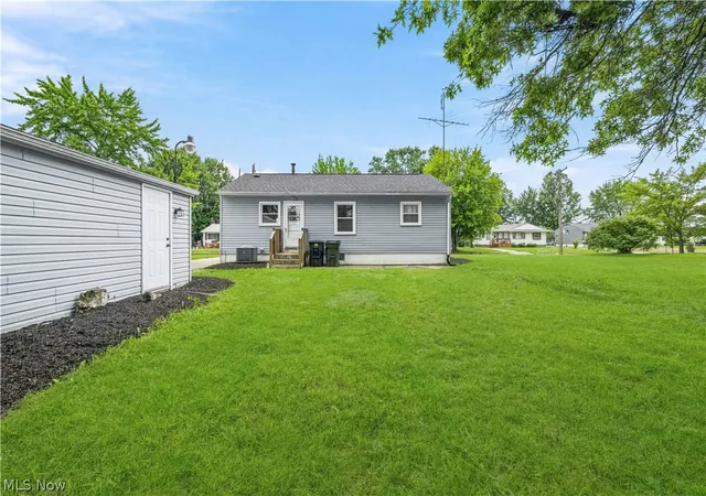 Photo 4 of Sale Pending at 2798 Randolph St NW, Warren, OH 44485 | MLS# 5226981 | Listing updated on 2026-09-16