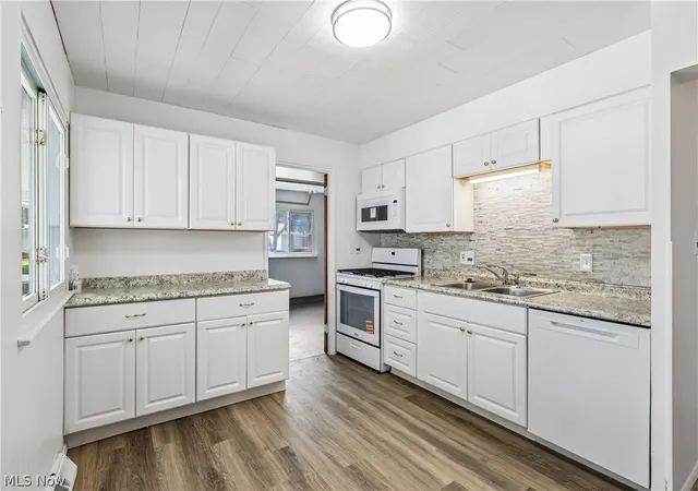 Photo 2 of Single family home for sale at 9011 Manorford Dr, Cleveland, OH 44130 | MLS# 5227041 | Listing updated on 2026-09-10