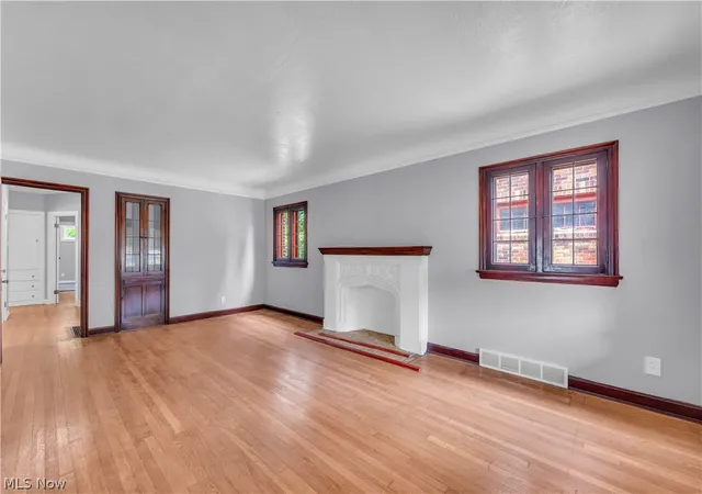 Listing Photo 4 - Condo for sale in building located at 3852 E 140th St, Cleveland, OH 44128