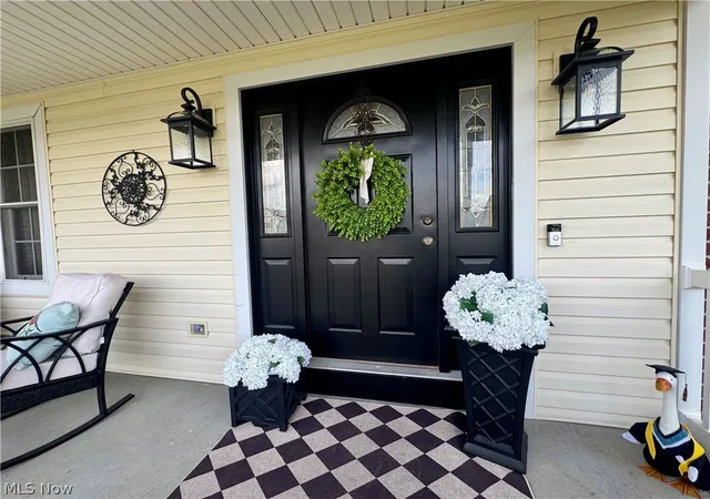 Photo 3 of Sale Pending at 10520 Carrousel Woods Dr, New Middletown, OH 44442 | MLS# 5215047 | Listing updated on 2026-09-14