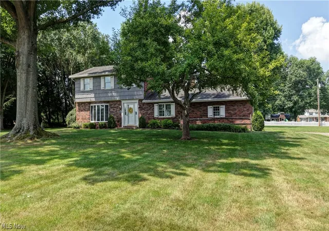 Photo 3 of Single family home for sale at 966 College Dr SE, New Philadelphia, OH 44663 | MLS# 5226755 | Listing updated on 2026-09-15