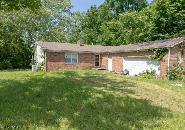 Single family home for sale at 17222 Reynolds Rd, West Farmington, OH 44491 | MLS# 5226646