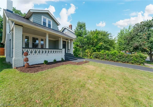 Photo 2 of Single family home for sale at 3366 Tullamore Rd, Cleveland Heights, OH 44118 | MLS# 5226666 | Listing updated on 2026-09-11