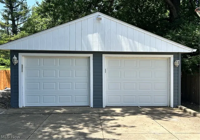 Photo 3 of Single family home for sale at 992 Lander Rd, Cleveland, OH 44143 | MLS# 5227177 | Listing updated on 2026-09-18