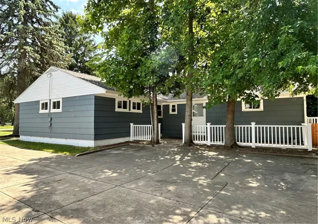 Photo 3 of Single family home for sale at 992 Lander Rd, Cleveland, OH 44143 | MLS# 5227177 | Listing updated on 2026-09-18