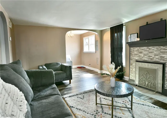 Listing Photo 2 - Condo for sale in building located at 3238 Youngstown Rd SE, Warren, OH 44484