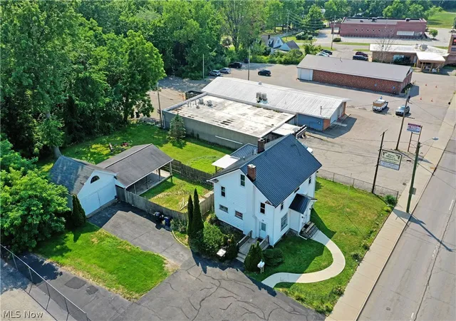 Listing Photo 5 - Condo for sale in building located at 3238 Youngstown Rd SE, Warren, OH 44484