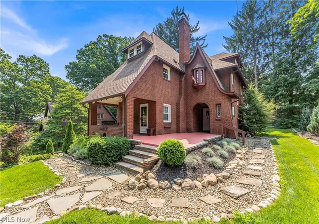 Photo 3 of Single family home for sale at 748 Evergreen Dr, Akron, OH 44303 | MLS# 5227762 | Listing updated on 2026-09-16