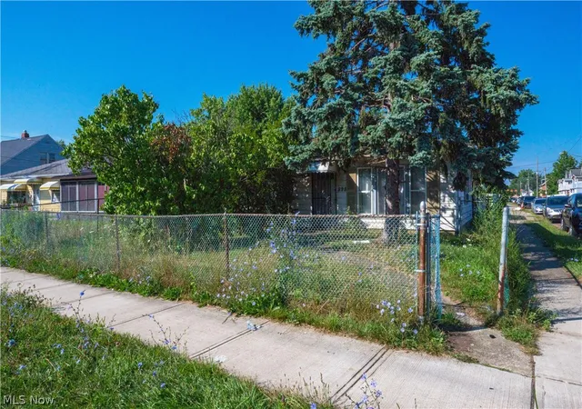 Photo 2 of Single family home for sale at 898 Wayside Rd, Cleveland, OH 44110 | MLS# 5227824 | Listing updated on 2026-09-14