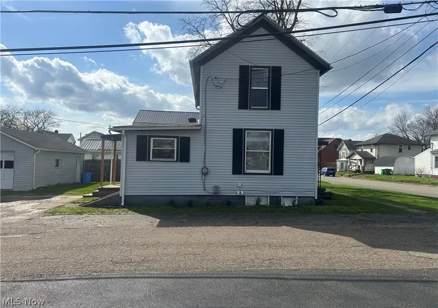 Photo 2 of Single family home for sale at 839 Orange St, Coshocton, OH 43812 | MLS# 5227624 | Listing updated on 2026-09-17