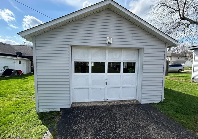 Photo 4 of Single family home for sale at 839 Orange St, Coshocton, OH 43812 | MLS# 5227624 | Listing updated on 2026-09-17