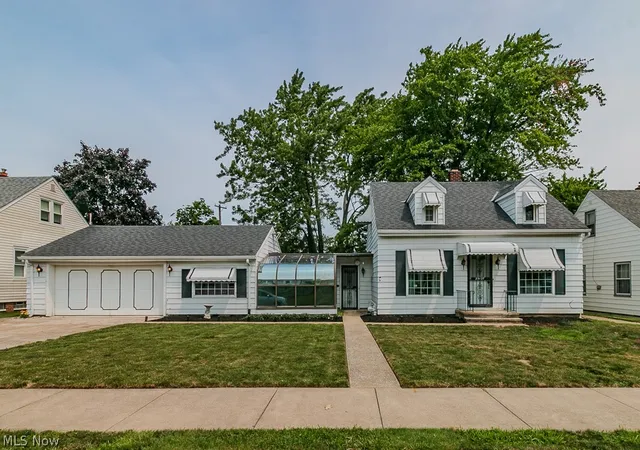 Photo 2 of Sale Pending at 29127 Forestgrove Rd, Willowick, OH 44095 | MLS# 5227709 | Listing updated on 2026-09-12