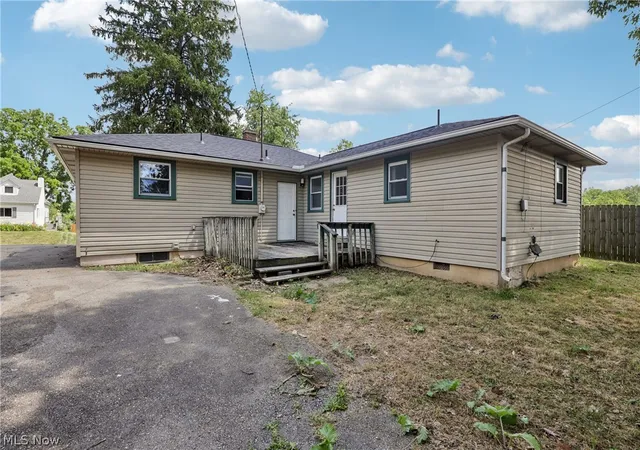 Photo 4 of Single family home for sale at 1332 Cloverfield Ave, Dayton, OH 45429 | MLS# 5227574 | Listing updated on 2026-09-09