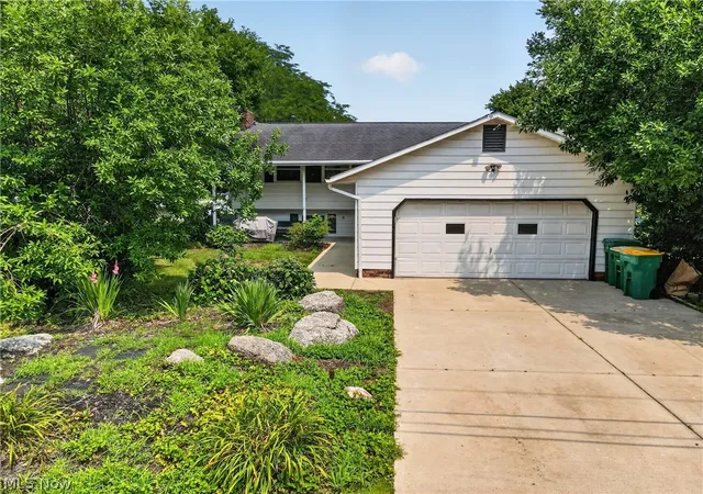 Photo 2 of Sale Pending at 5641 Meister Rd, Mentor, OH 44060 | MLS# 5228093 | Listing updated on 2026-09-23