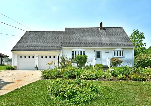 Photo 1 of Single family home for sale at 1393 Sunnyfield Ave Nw, Warren, OH 44481 | MLS# 5226597 | Listing updated on 2026-09-28