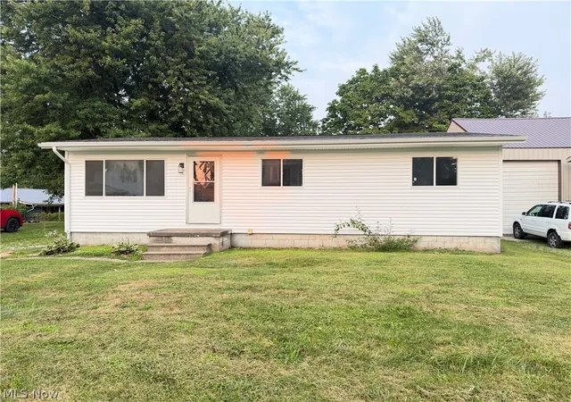 Photo 1 of Single family home for sale at 573 Chestnut St, Newcomerstown, OH 43832 | MLS# 5228111 | Listing updated on 2026-09-05
