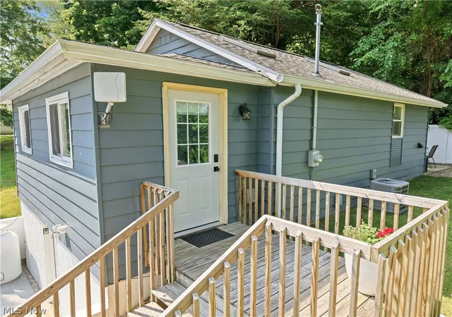 Photo 4 of Single family home for sale at 32880 Camp Dr, Hanoverton, OH 44423 | MLS# 5228110 | Listing updated on 2026-09-04