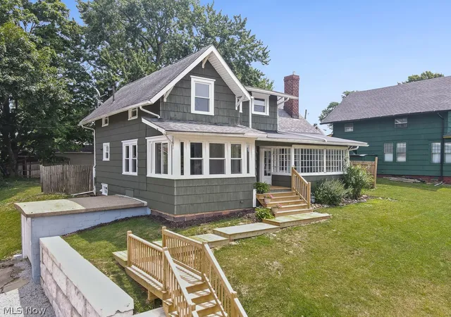 Photo 2 of Sale Pending at 1552 Parkway Blvd, Alliance, OH 44601 | MLS# 5227414 | Listing updated on 2026-09-30