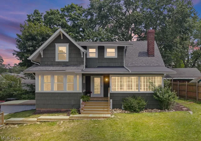 Photo 3 of Sale Pending at 1552 Parkway Blvd, Alliance, OH 44601 | MLS# 5227414 | Listing updated on 2026-09-30