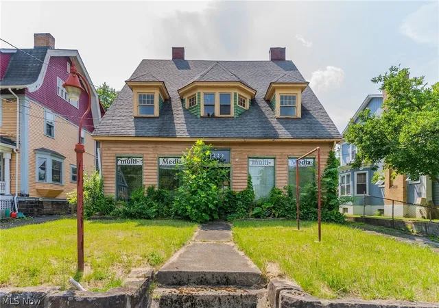 Photo 1 of Single family home for sale at 1332 Elm St, Youngstown, OH 44505 | MLS# 5227538 | Listing updated on 2026-09-06