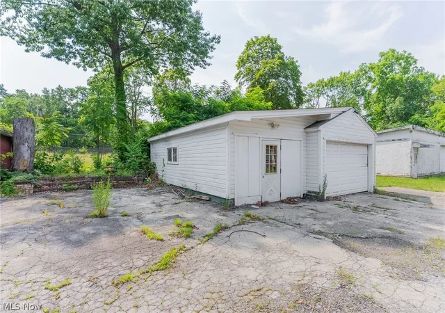 Photo 34 of Single family home for sale at 1332 Elm St, Youngstown, OH 44505 | MLS# 5227538 | Listing updated on 2026-09-06