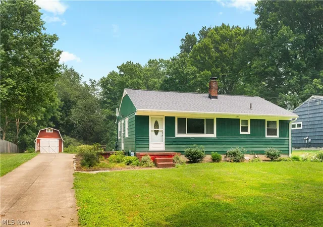 Photo 2 of Sale Pending at 13526 Glenvale Ave Nw, Uniontown, OH 44685 | MLS# 5228129 | Listing updated on 2026-09-15