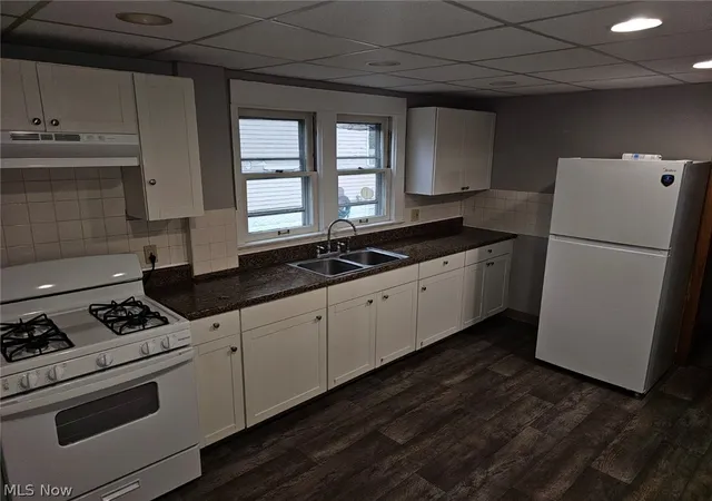 Photo 3 of Single family home for sale at 1098 Big Fls Ave, Akron, OH 44310 | MLS# 5228558 | Listing updated on 2026-09-14