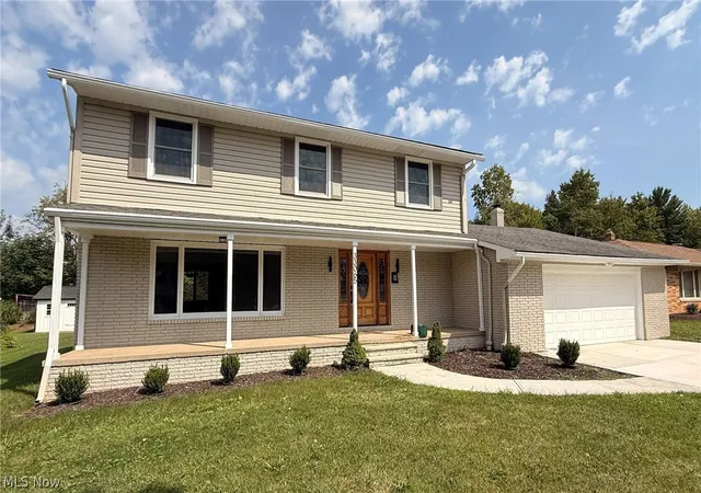 Single family home for sale at 33065 Arlesford Dr, Solon, OH 44139 | MLS# 5228541