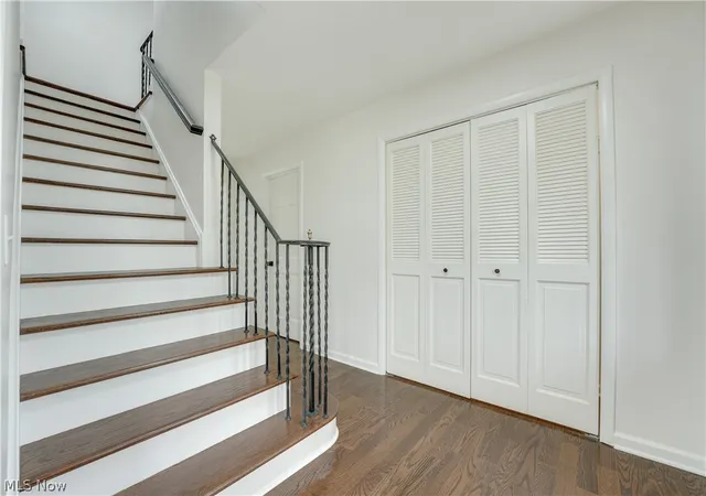 Photo 2 of Single family home for sale at 33065 Arlesford Dr, Solon, OH 44139 | MLS# 5228541 | Listing updated on 2026-10-05