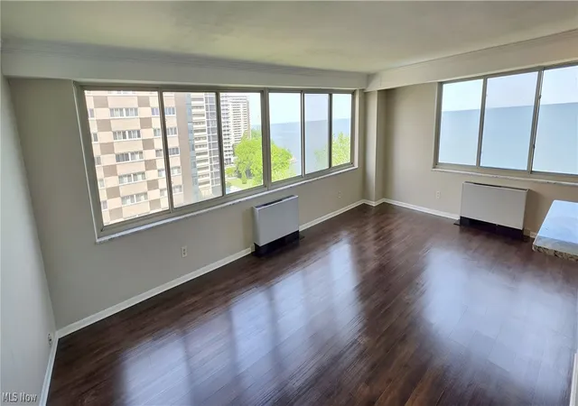 Photo 2 of Condo for sale at 12520 Edgewater Dr #905, Lakewood, OH 44107 | MLS# 5225777 | Listing updated on 2026-09-09